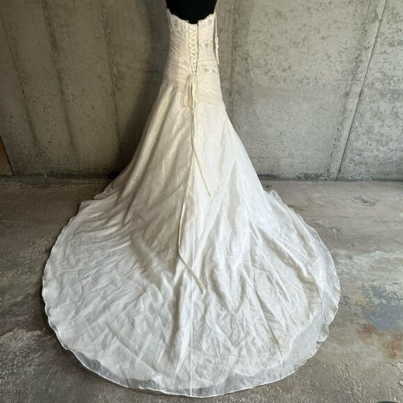 New Forever Yours White‎ Gown sz 8 - Picture 2 of 6